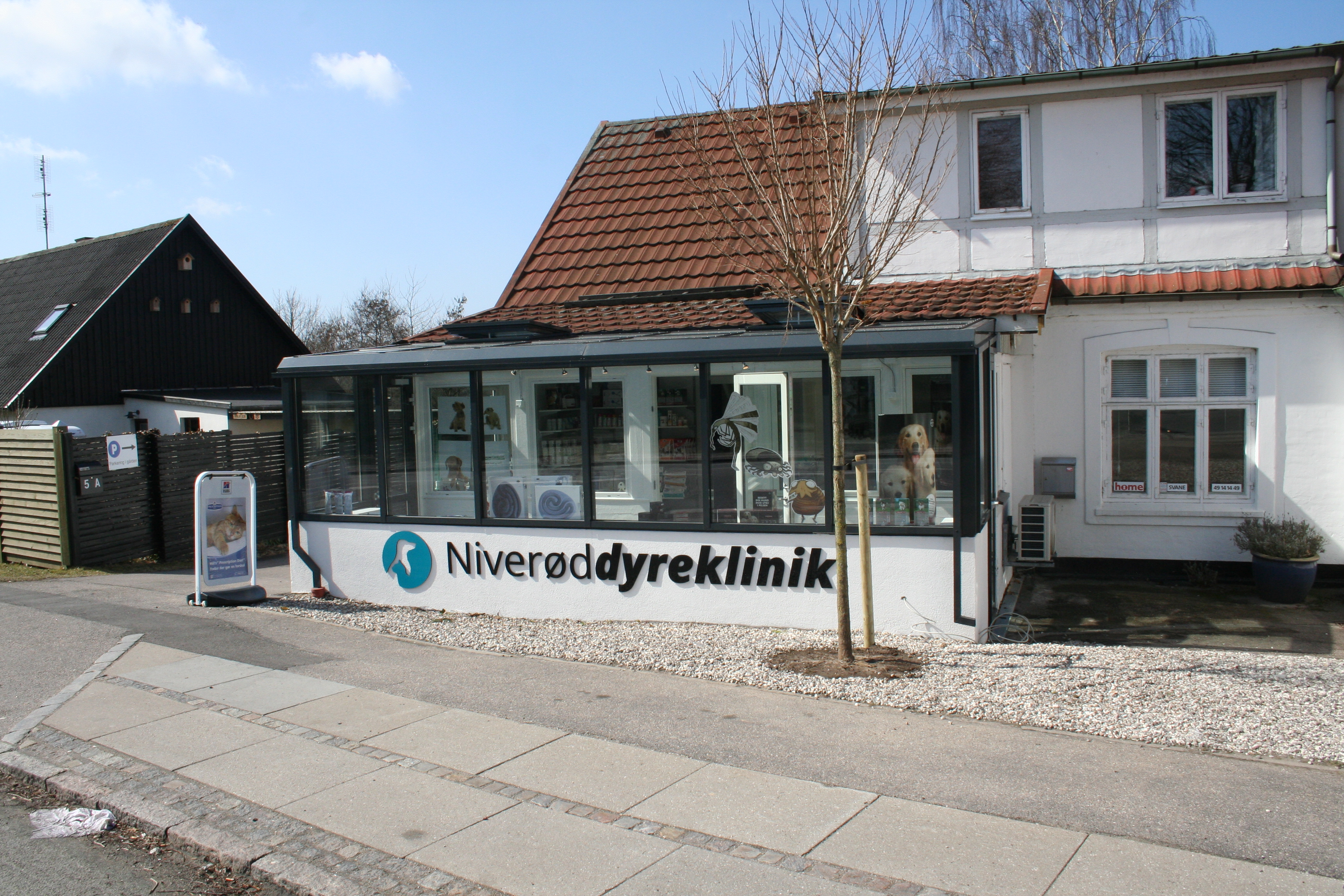 Invitation til åbent Hus på dyreklinikken i Nivå den 1. Juni 2013
